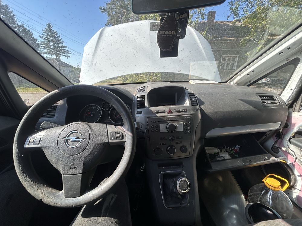 Opel Zafira B 1.9cdti САМО НА ЧАСТИ