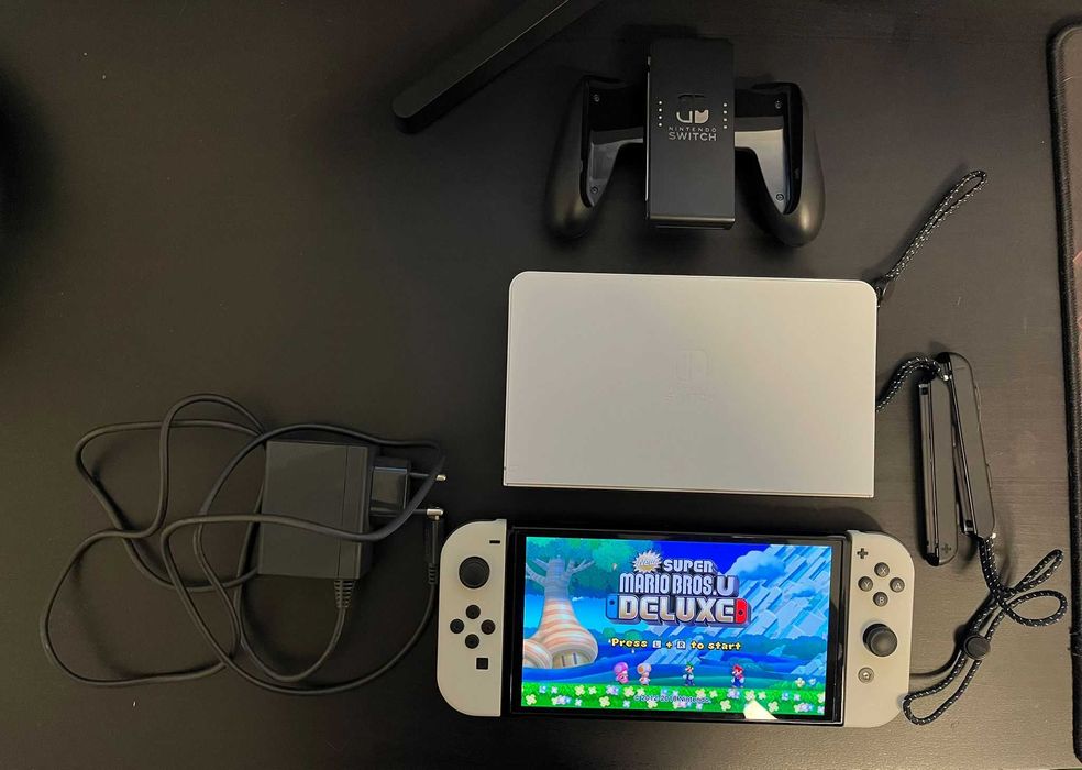 Nintendo Switch Oled + 2 jocuri