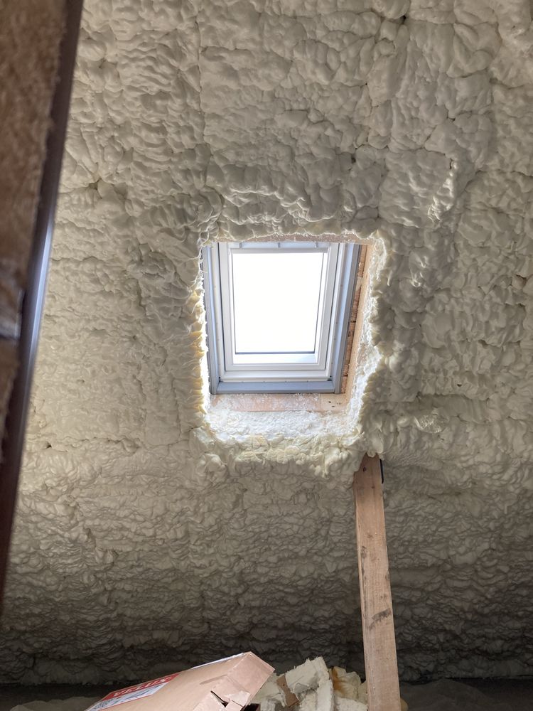 Montez Ferestre de mandarda Velux Fakro Roto si alte marci