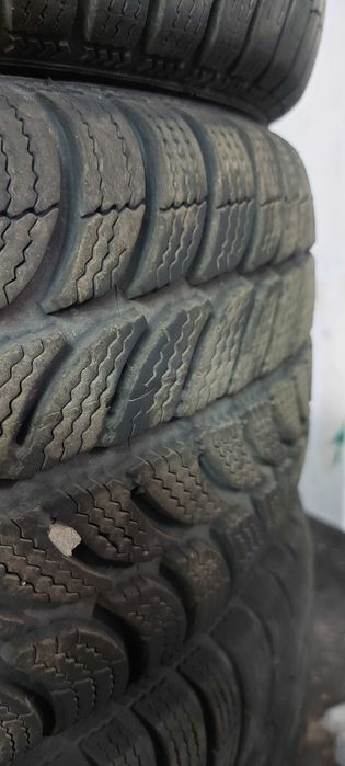 Перфектни,почти нови зимни гуми 205/55/16 debica frigo 2