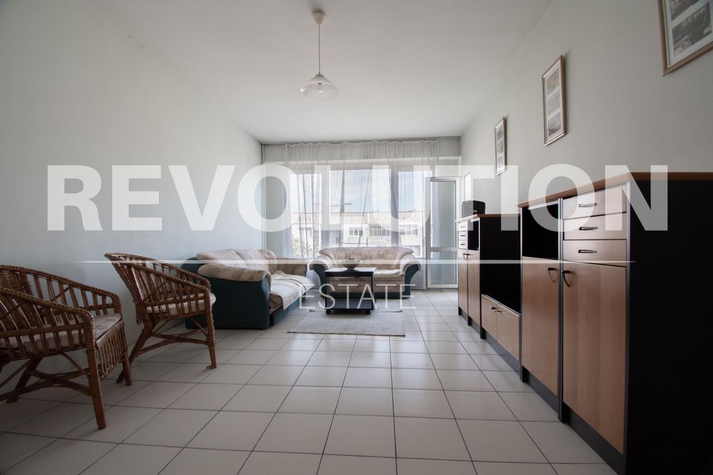 Дава се под наем Тристаен апартамент в София, Дружба 1 - 94 кв.м за 654 € - Снимка #2