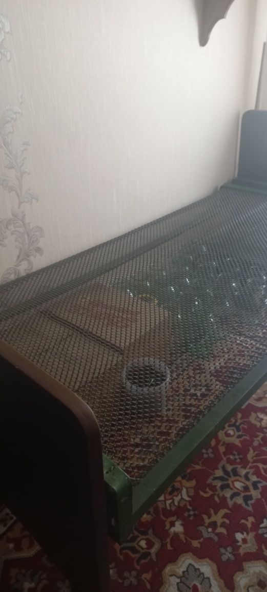 Железная кровать