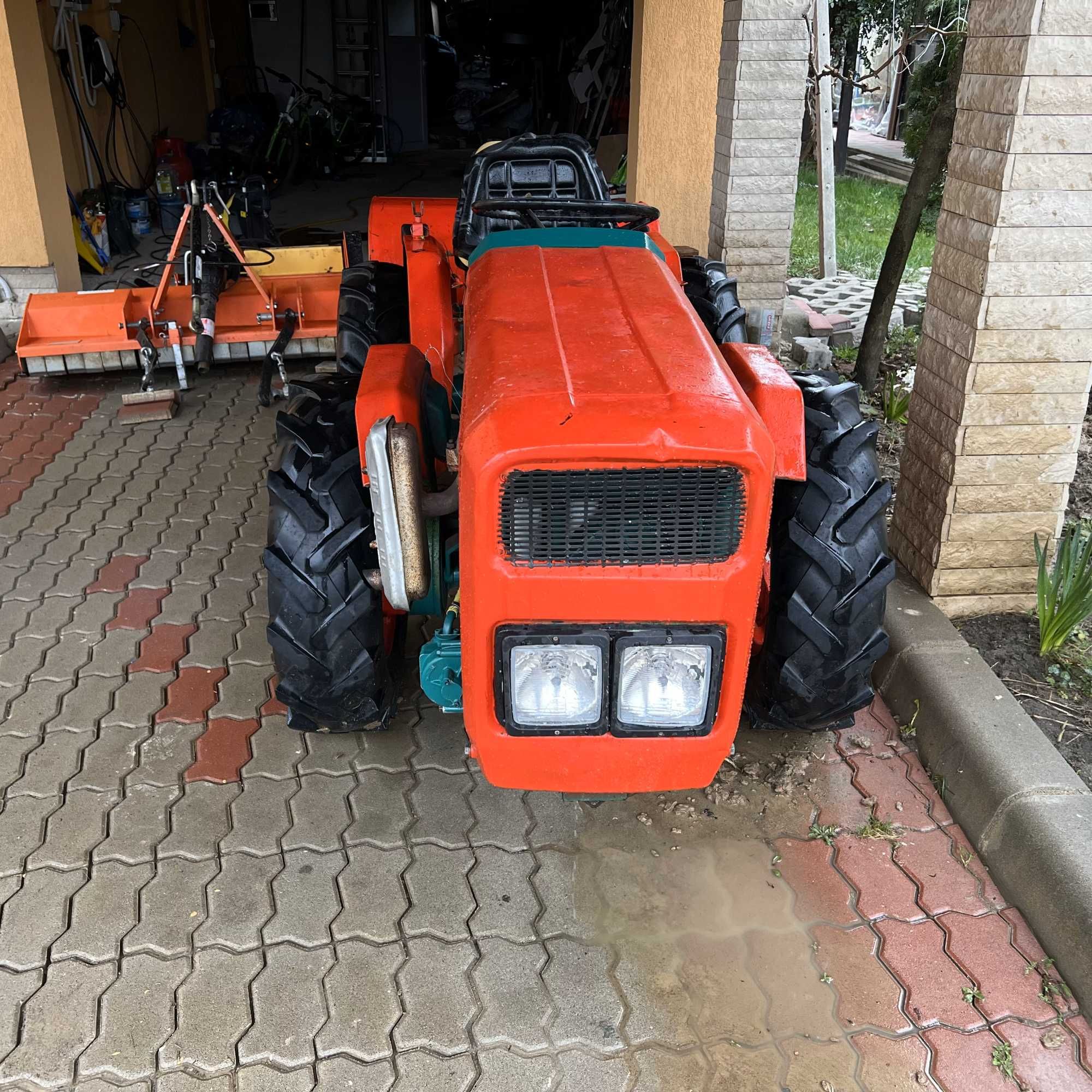 Vand Ferrari 75, articulat, motor Slanzi DVA 920 G 2 pistoane 24cp