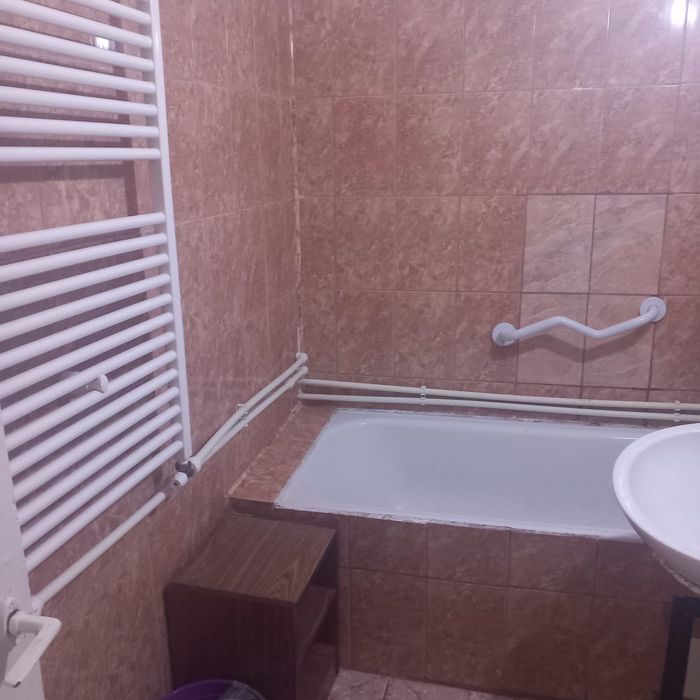 Apartament cu două camere în Rovinari