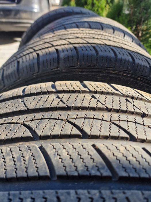 Jante originale BMW 18” cu anvelope iarnă 255/55 R18