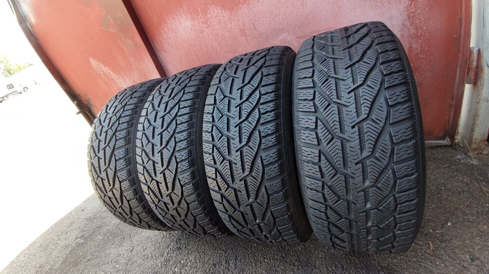 4бр. зимни гуми 225/50/17 Tigar Winter, dot23 
dot23
8+mm
Добро състоя