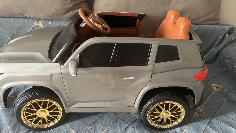 Детская машина в отличном состояние