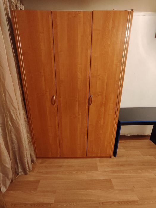 Срочно продам шкаф