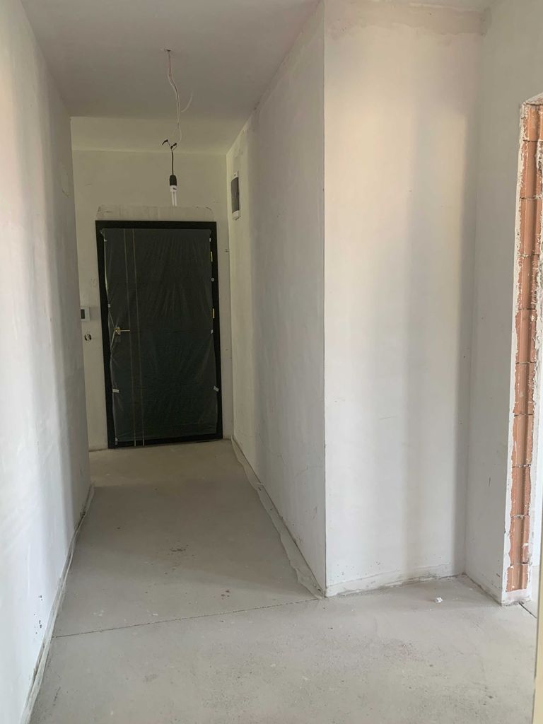 Продава се Четиристаен апартамент в Карлово - 119 кв.м за 1503 €/кв.м - Снимка #19