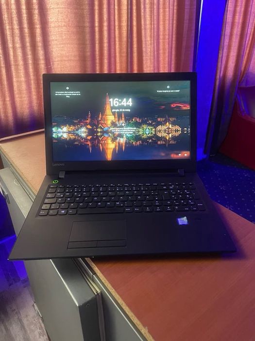 Vând laptop lenovo
