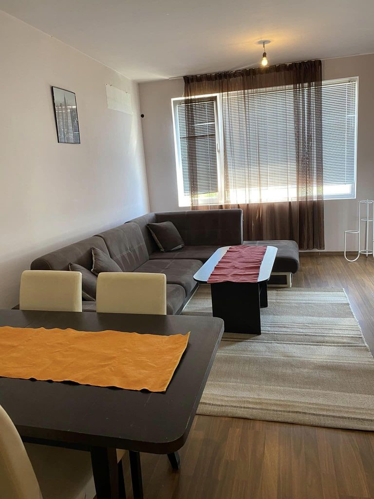Дава се под наем Двустаен апартамент в Варна, Виница - 60 кв.м за 400 € - Снимка #1