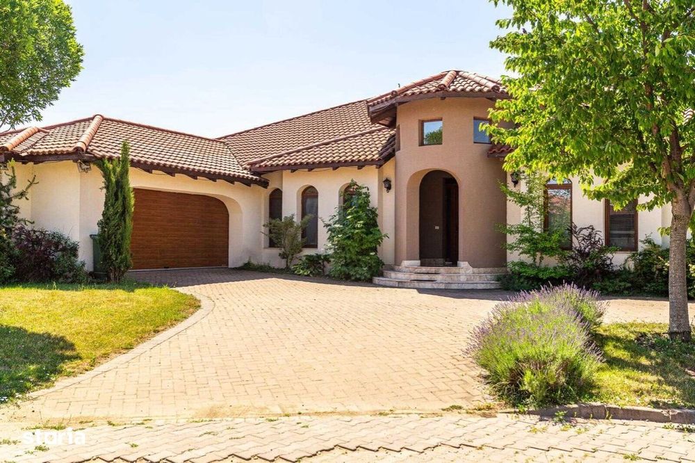 Vila pe parter de vanzare!