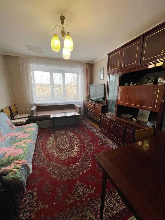 Продам 2 ком квар. Центр Колхозный 1982г.п.кирп 19,500торг