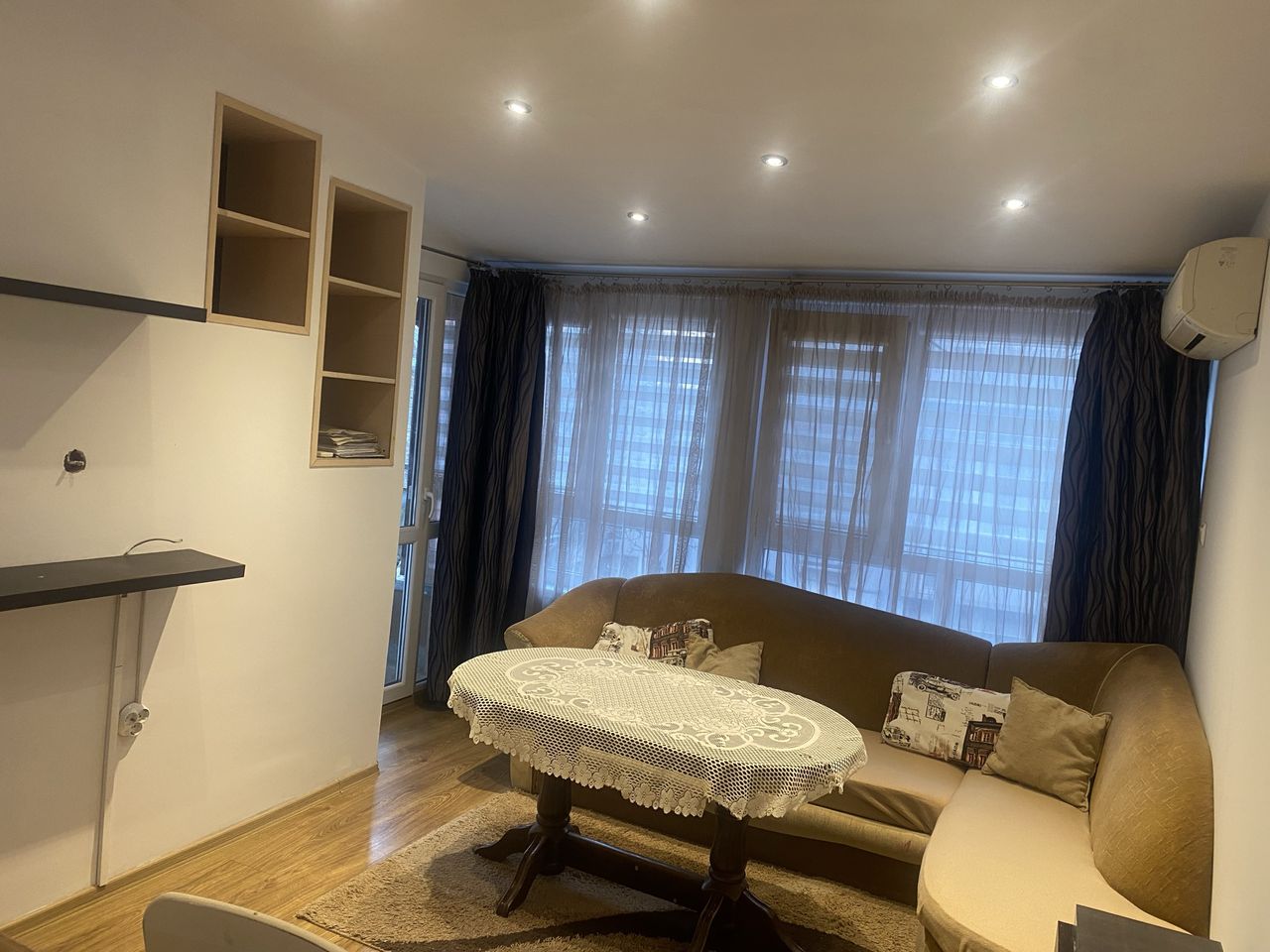 Продава се Двустаен апартамент в Варна, Цветен квартал - 64 кв.м за 2266 €/кв.м - Снимка #13