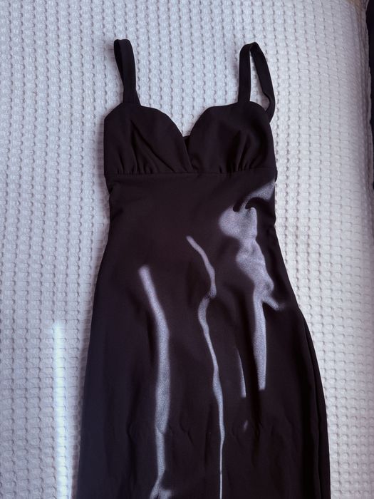 Черна дълга рокля