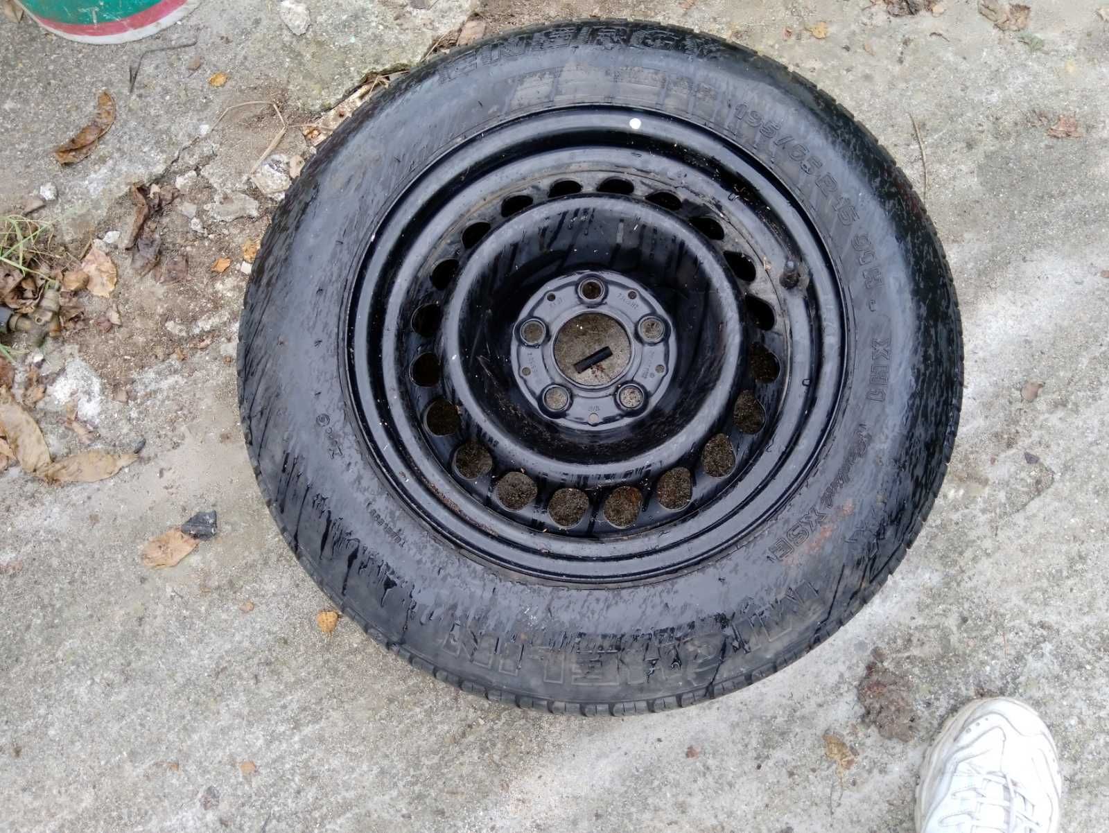 Продавам желязна джанта 15"
