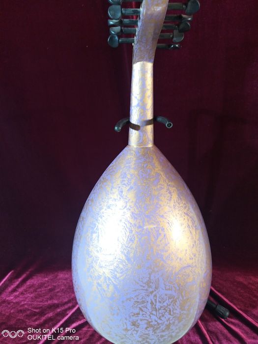 Уд.Турски  музикален инструмент.