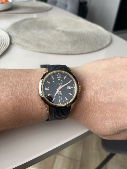 Прдам часы Orient automatic спфировое стекло, с автоподзаводом!