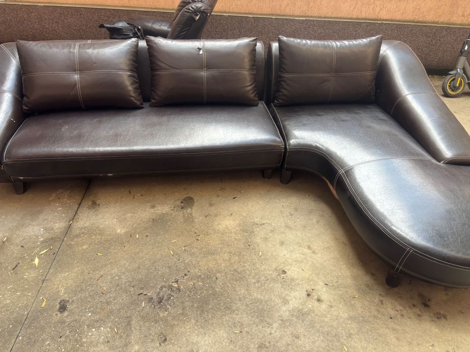 Кожен диван 3 м х 2 м