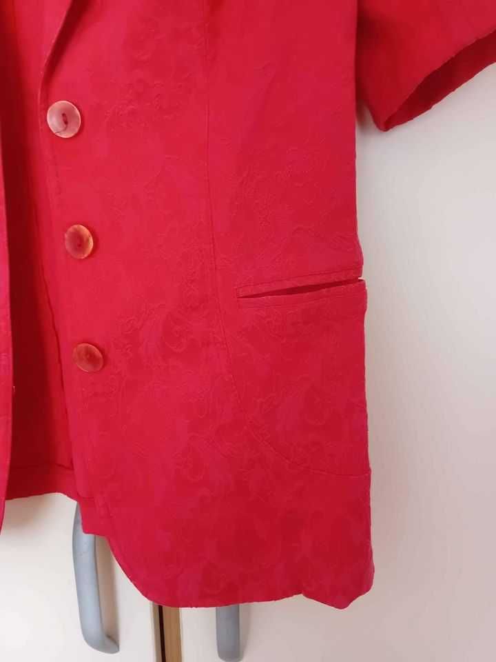 Червено сако за пролет и есен