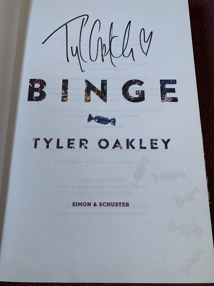 Книга на Tyler Oakley (signed)