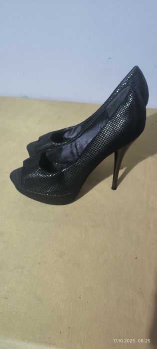 Vând pantofi ocazie