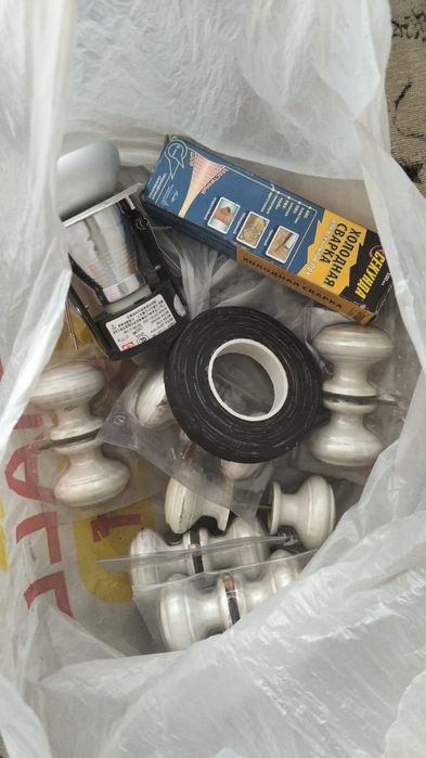 Дверные ручки, изолента ПВХ