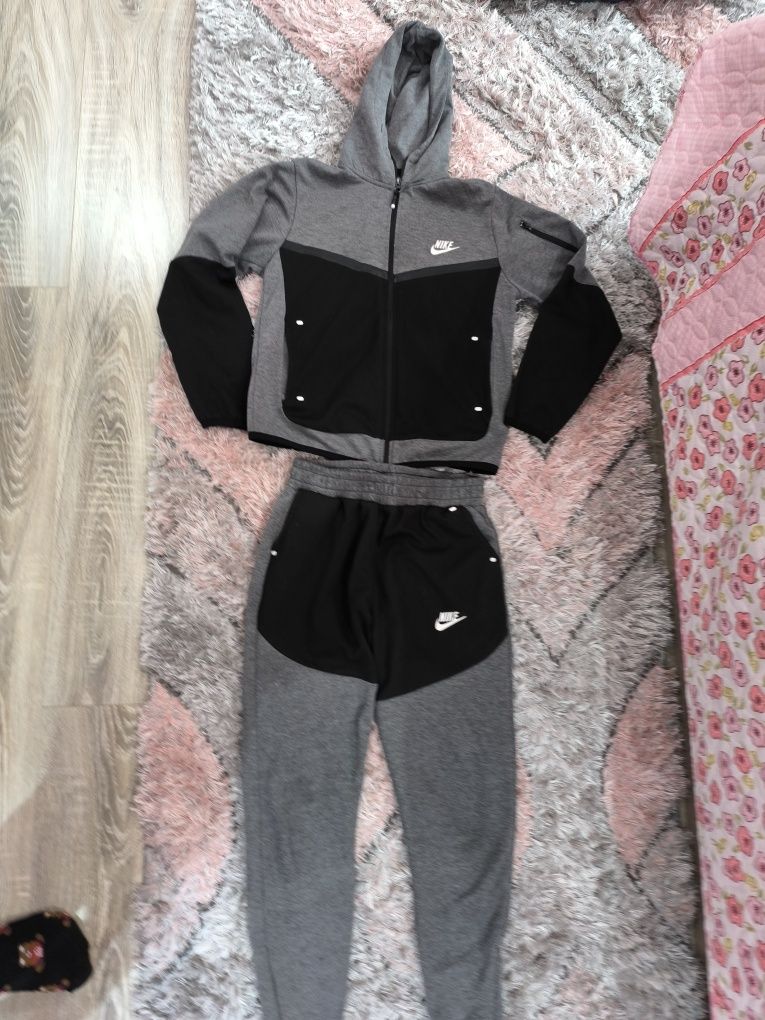 Екип 35  лв Nike