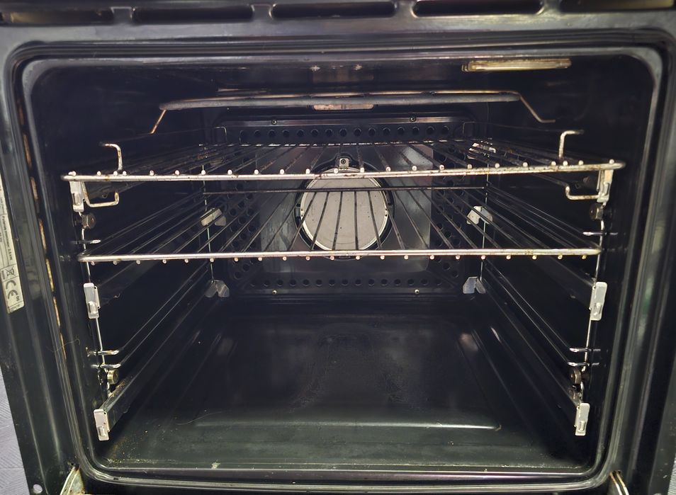 Обява за продажба на вградена фурна

LOFRA