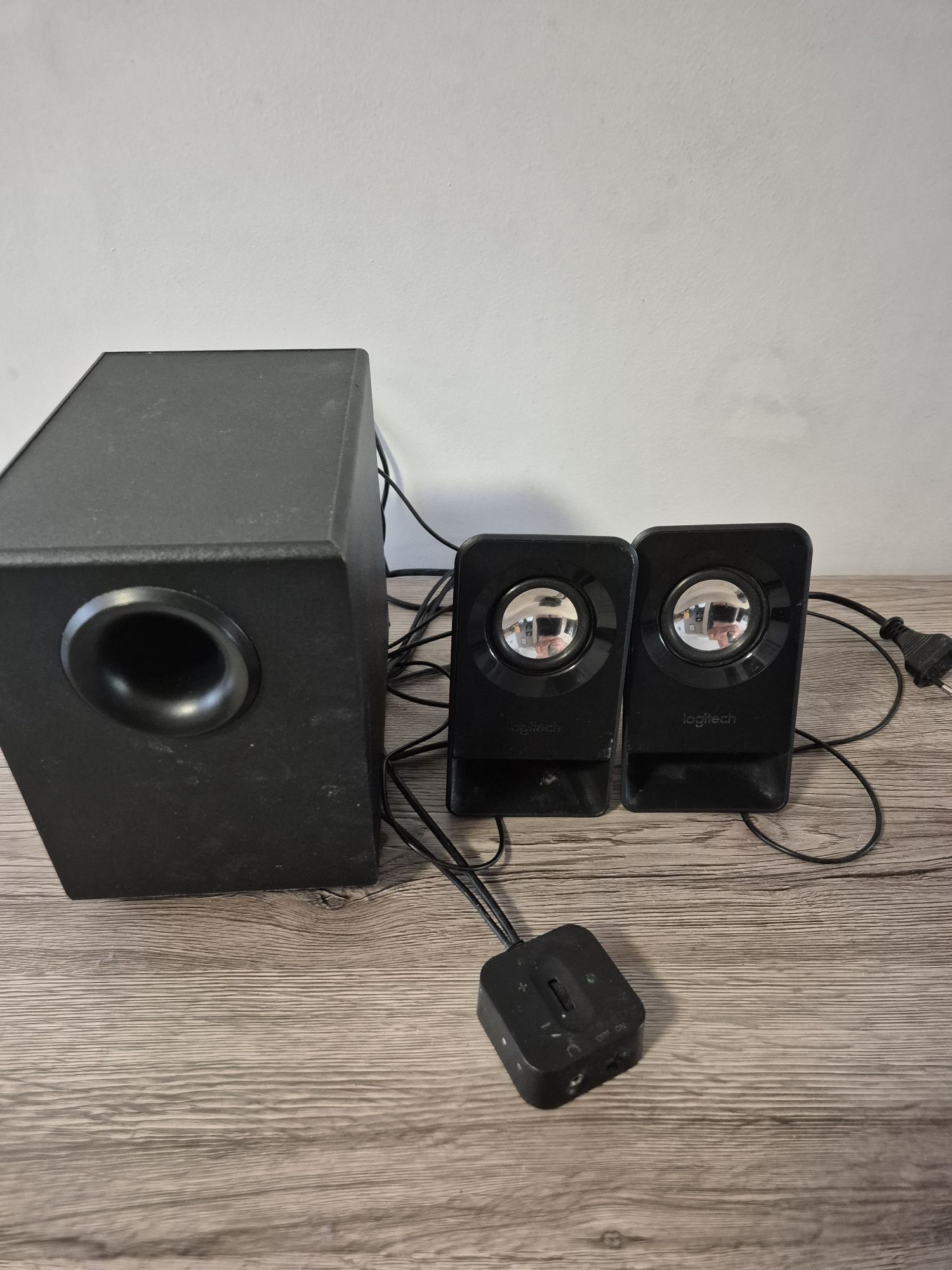 Буфер с колони за компютър Logitech