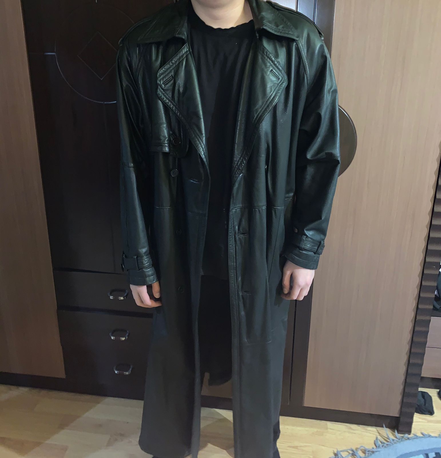 Куртка мужская утепленная и шикарный кожаный плащ