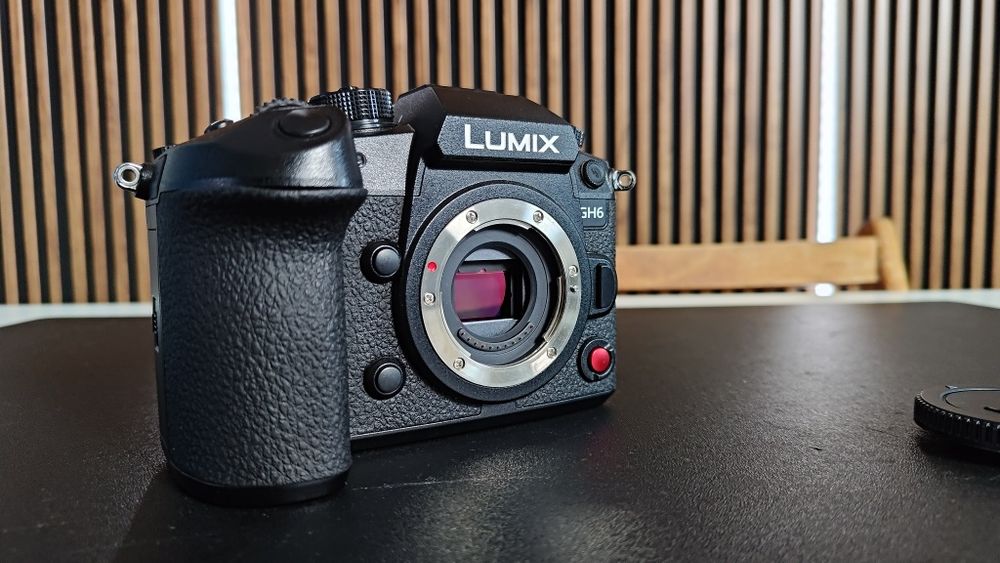 Камера Lumix GH6