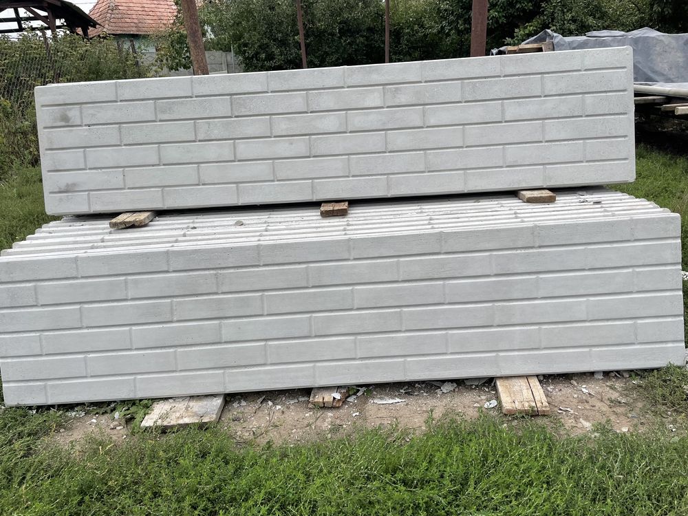 Placi pentru gard din beton