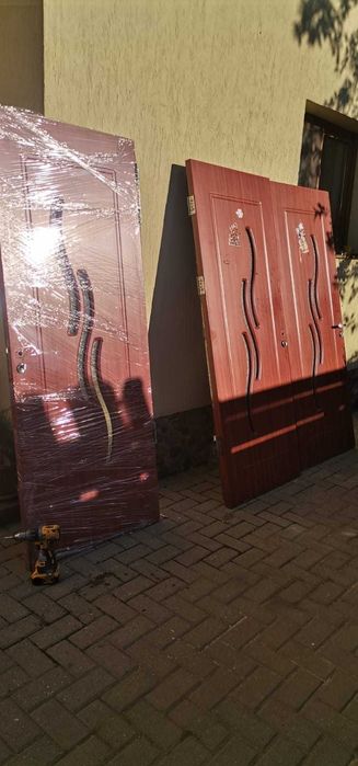 Usi de interior din MDF cu sticla