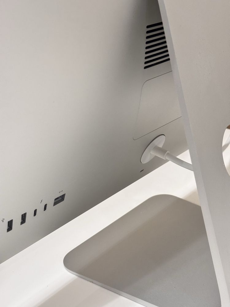 Настолен компютър iMac 27 с процесор® Quad Core™ i5