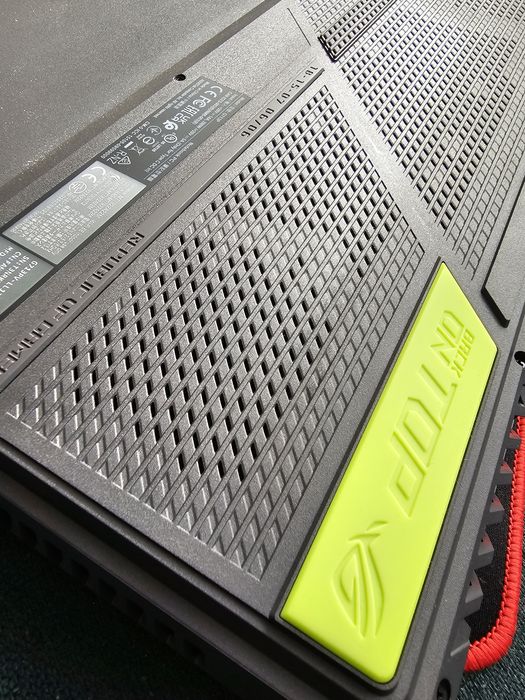 Asus G17 Ryzen 9 7940HX 5.4ghz , display QHD 2k 240hz NOU