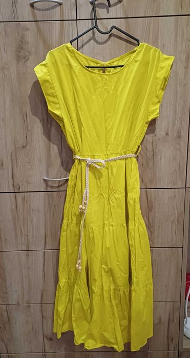 Продавам жълта свободна лятна рокля