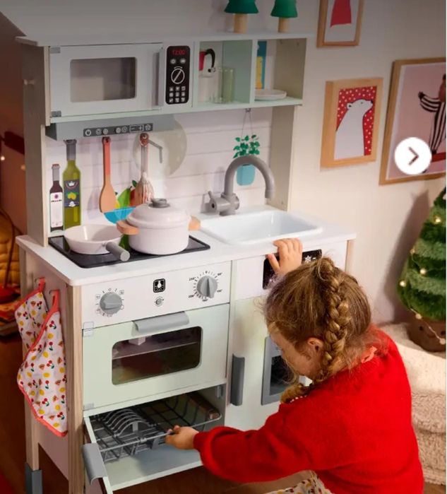 Bucatarie copii noua gata montată sau noua in cutie sigilată