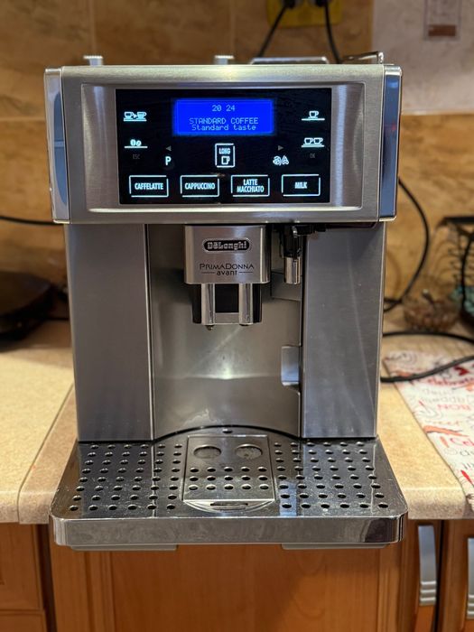 Кафе машина Delonghi Primadonna avant
