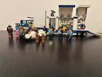 LEGO City Police - Centru de comanda mobil 60139+piese extra