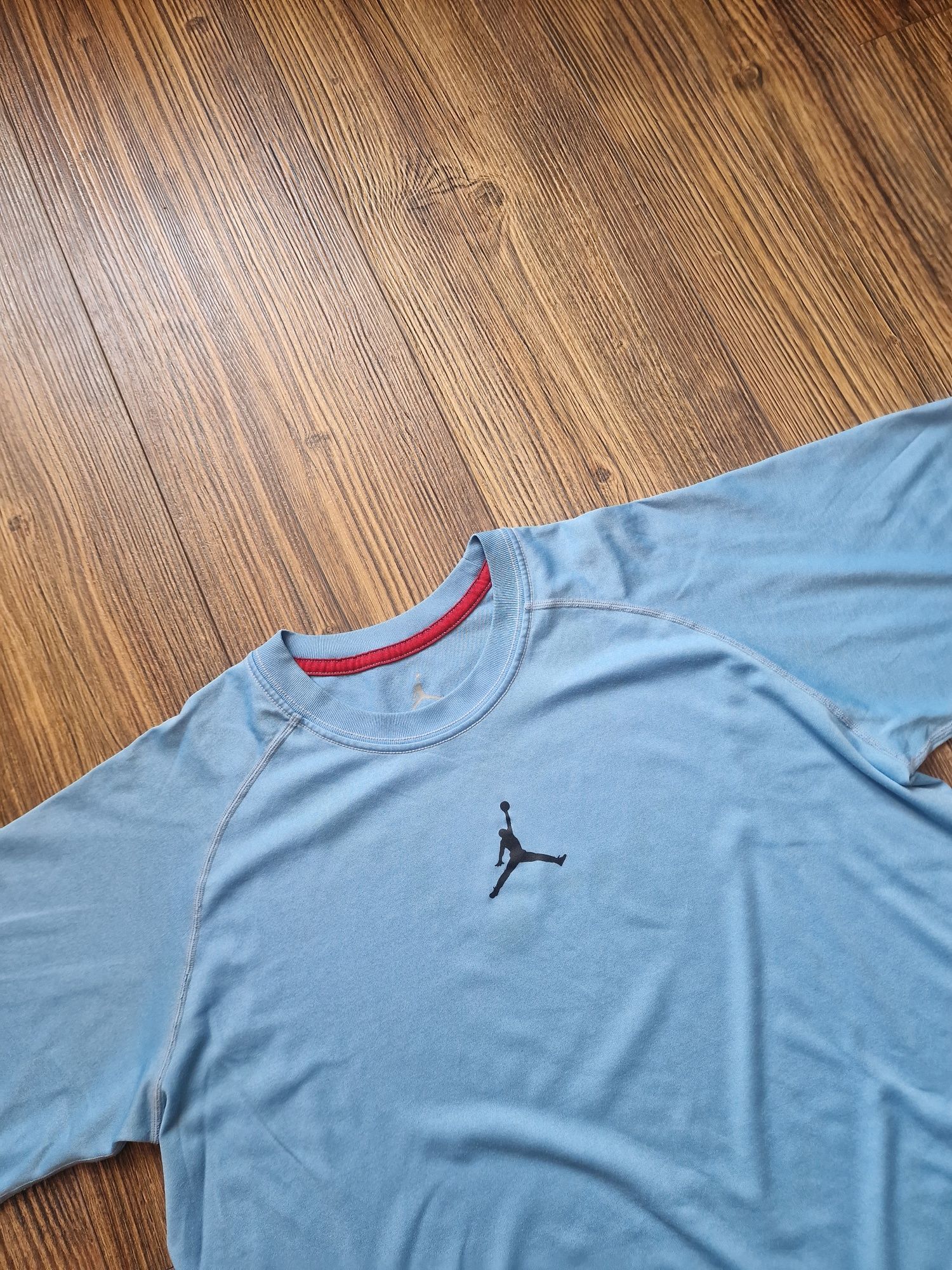 Страхотна мъжка тениска NIKE  JORDAN размер S / M