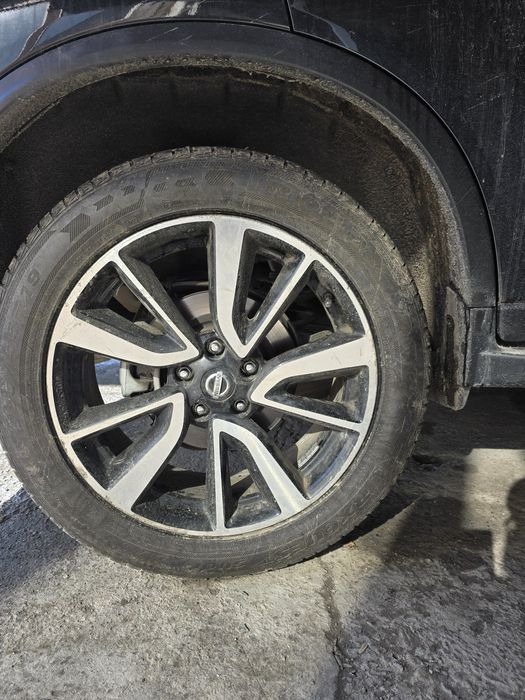 Продам диски 3 шт на ниссан хтрель размер 19