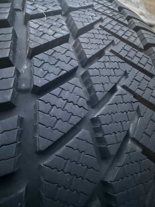 Anvelope iarna 215 45 17 / 215 50 17