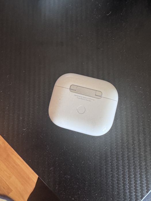 Airpods 3 charging case