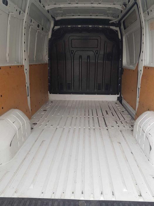 Duba Renault Master L2H2 2017, 173.642km reali