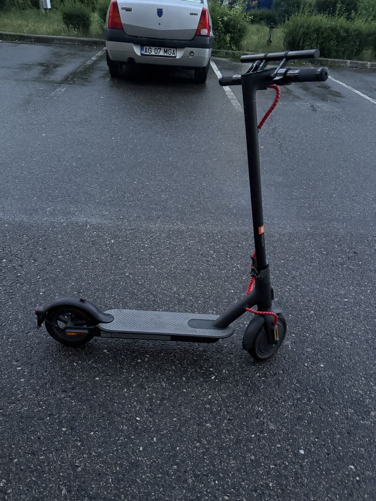Vând trotinetă electrică