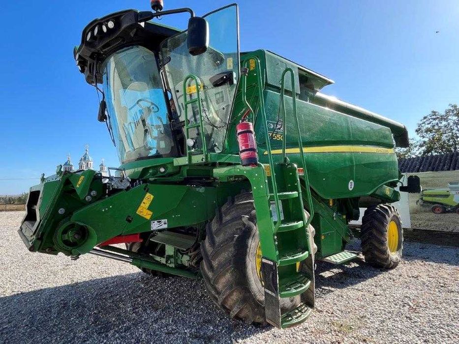 Combina John Deere T 550