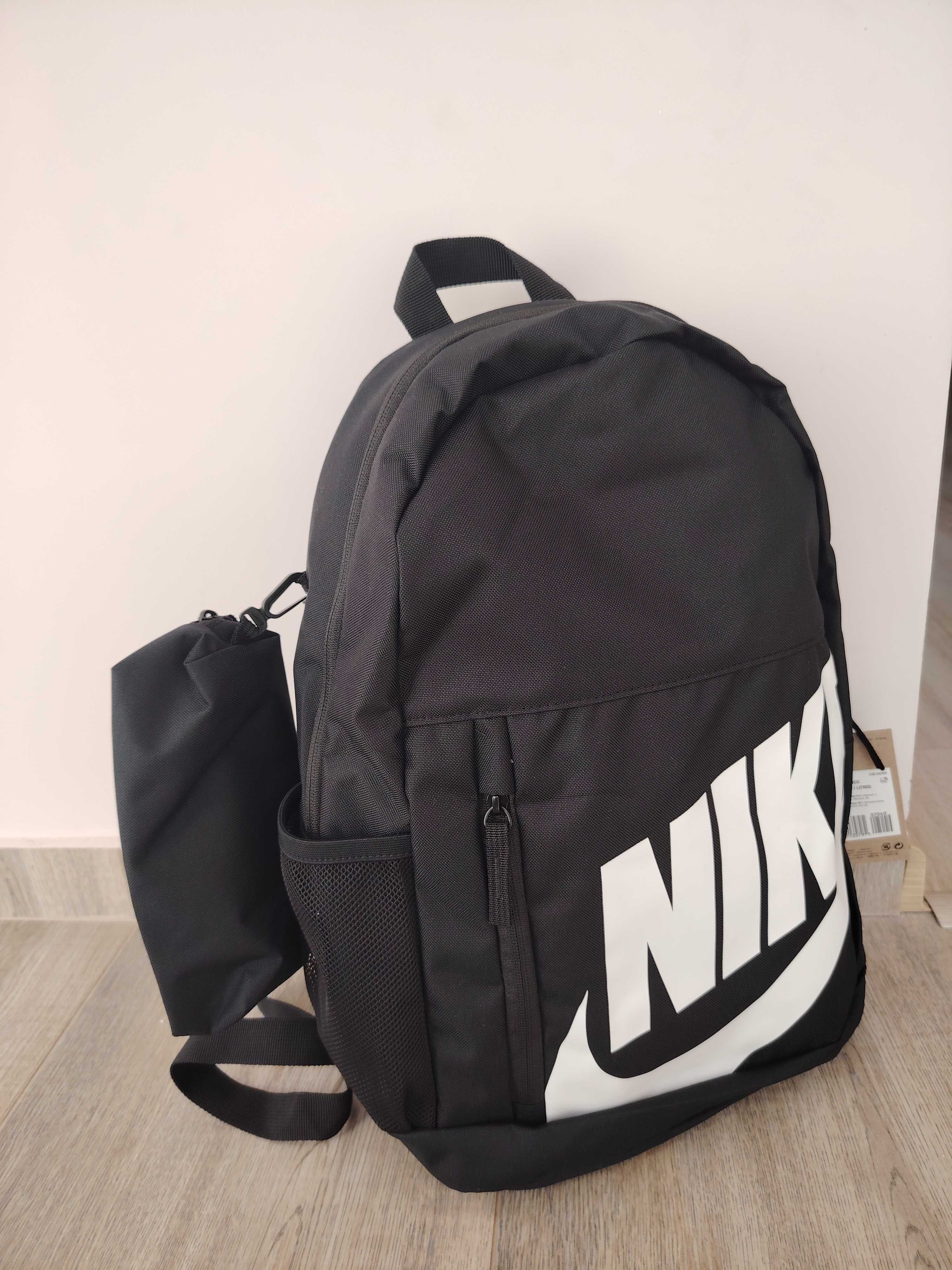 Раници Nike нови