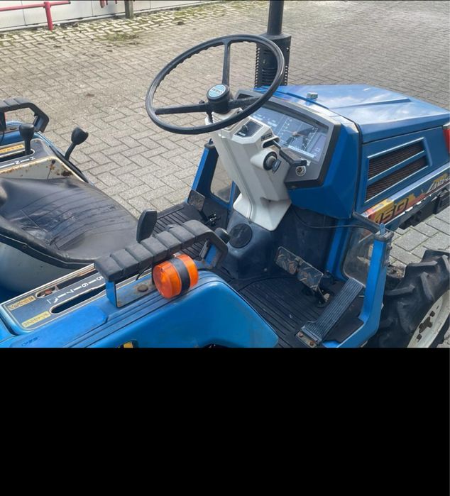 Tractor Iseki tu 150