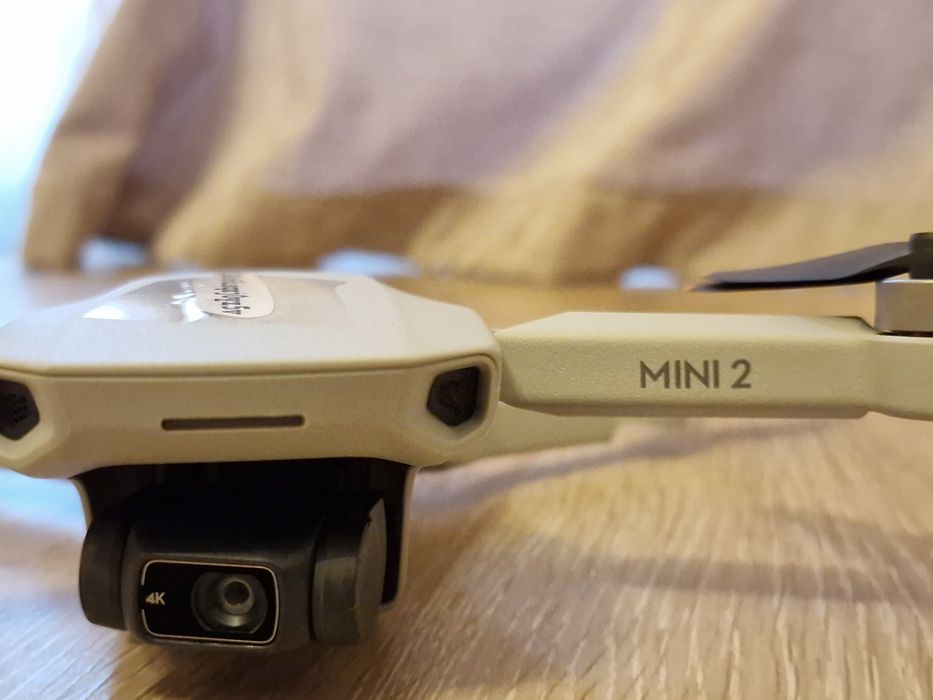 Dronă DJI Mini 2